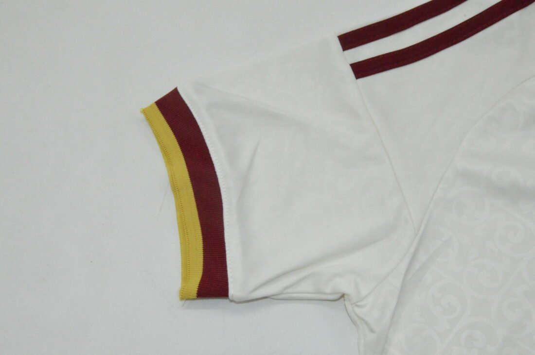 Spain Mujer Crop 76