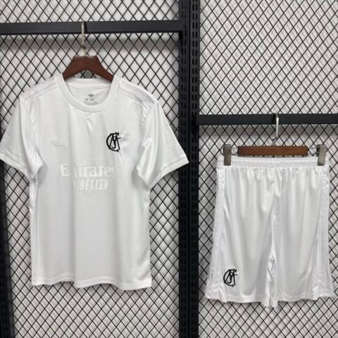 (26/27) Real Madrid Shorts Kids Special Edition 16-28