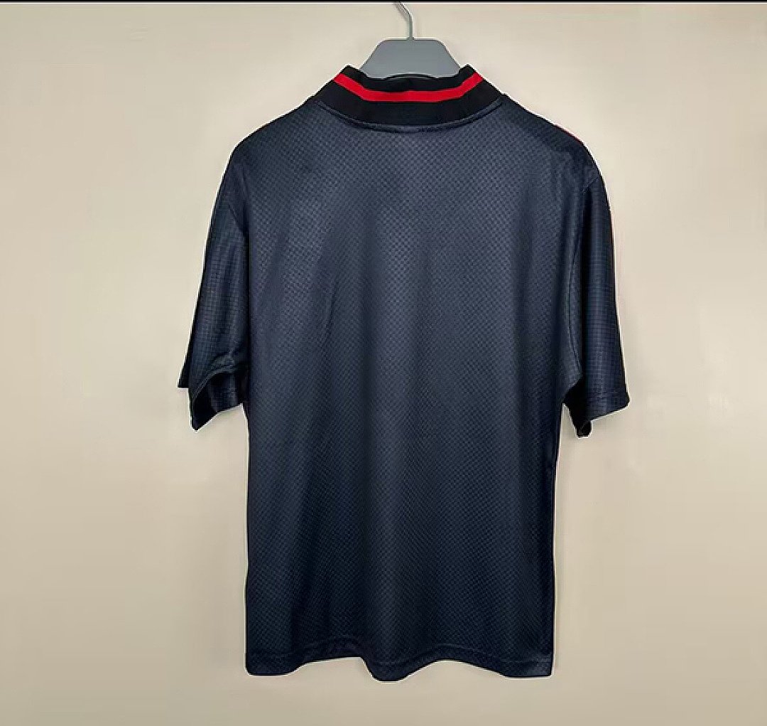 (26/27) M-U Casual Wear Black 3