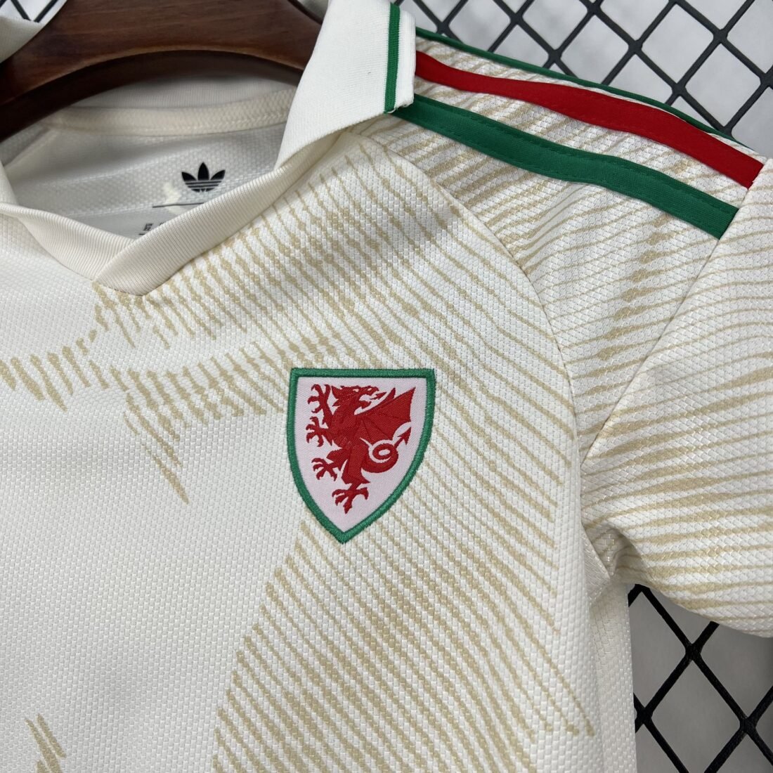 (26/27) أطفال طقم Wales الاحتياطي 2