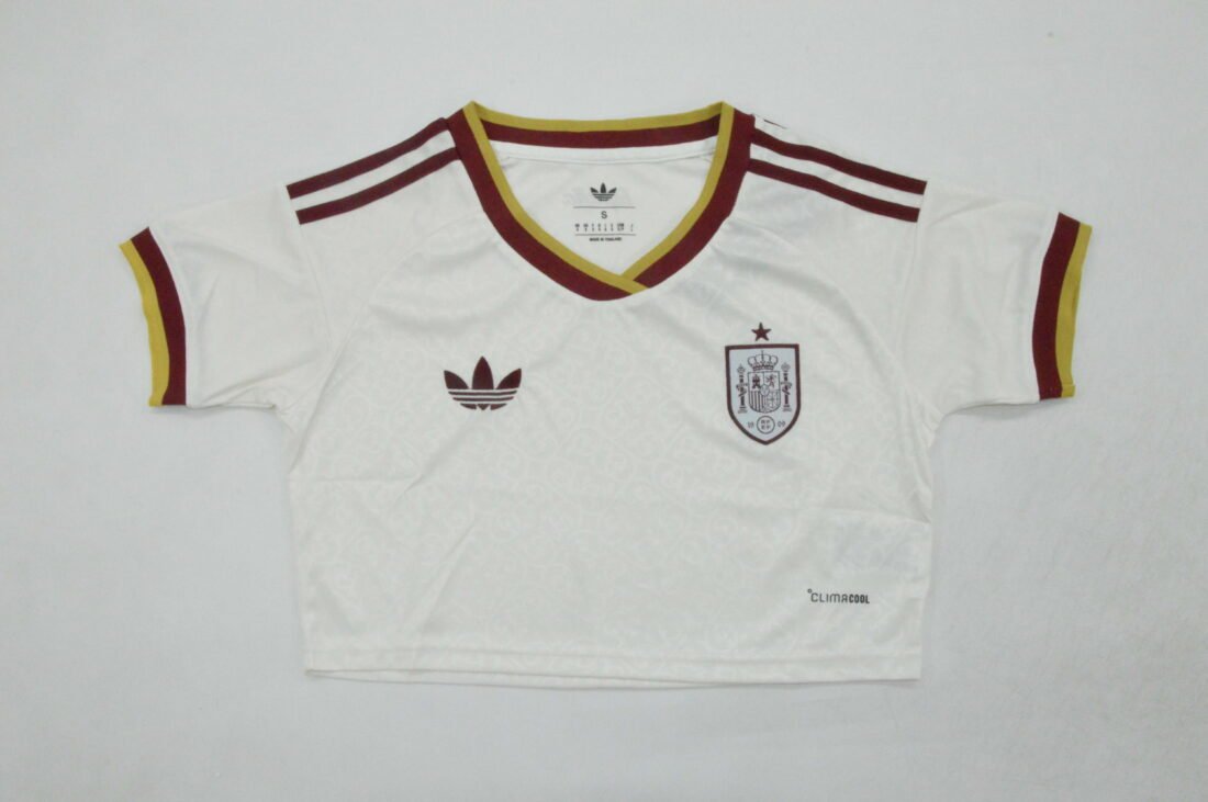 Spain Mujer Crop 86