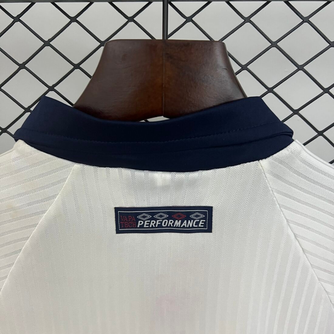 kids England 1998 home size: 16-28 12