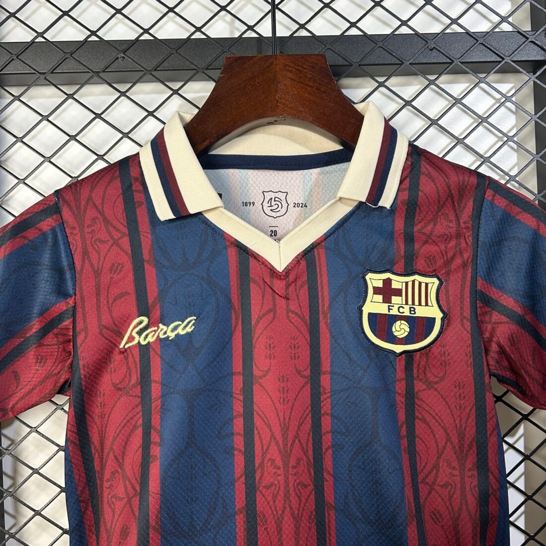 (25/26) Kids Barcelona Special Edition Size: 16-28 Álbum 17