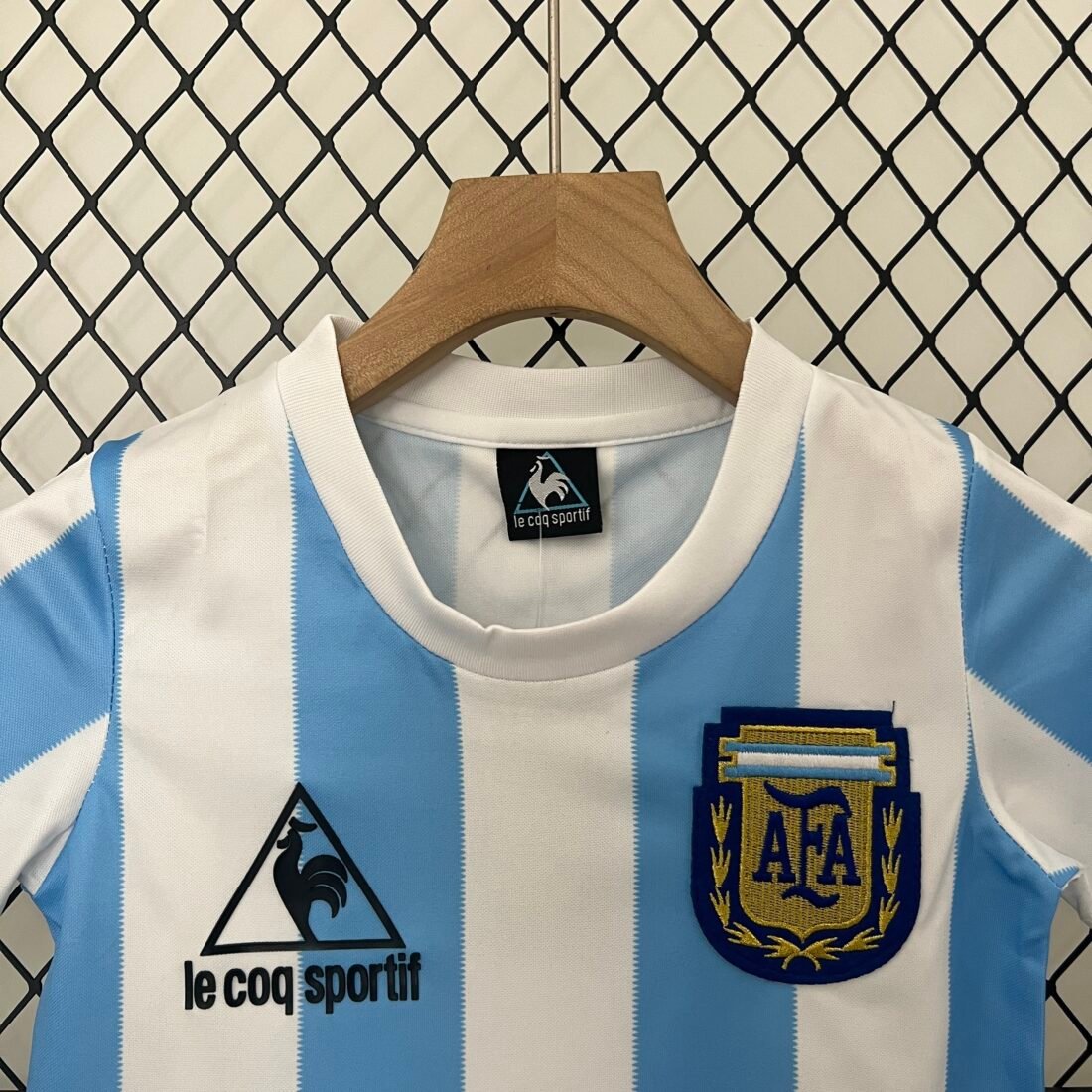 Infantil Argentina1986 Local size: 16-28 10