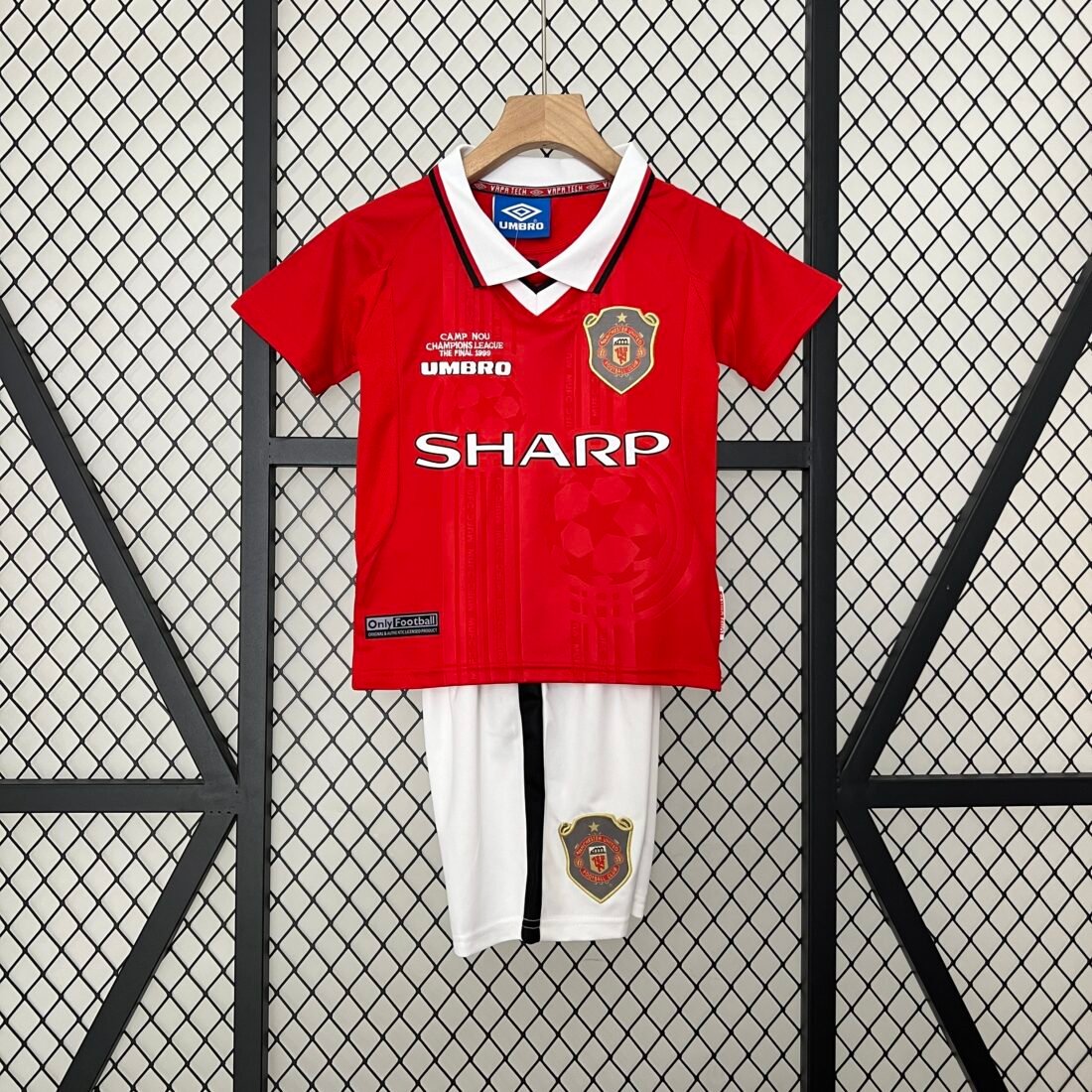 kids M-U 99/00 home size: 16-28 6