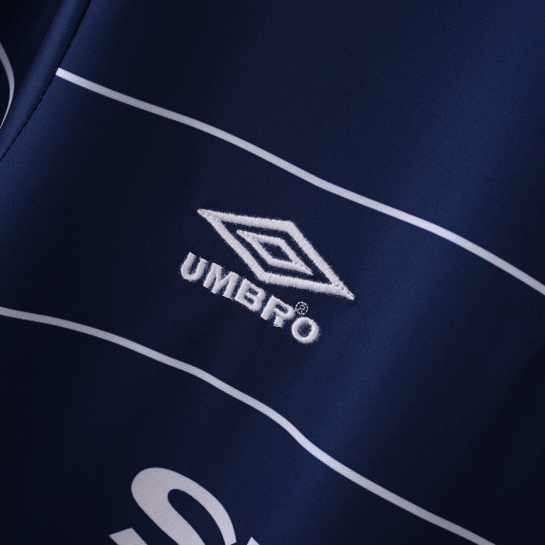 (99/00) Manchester United Away 10