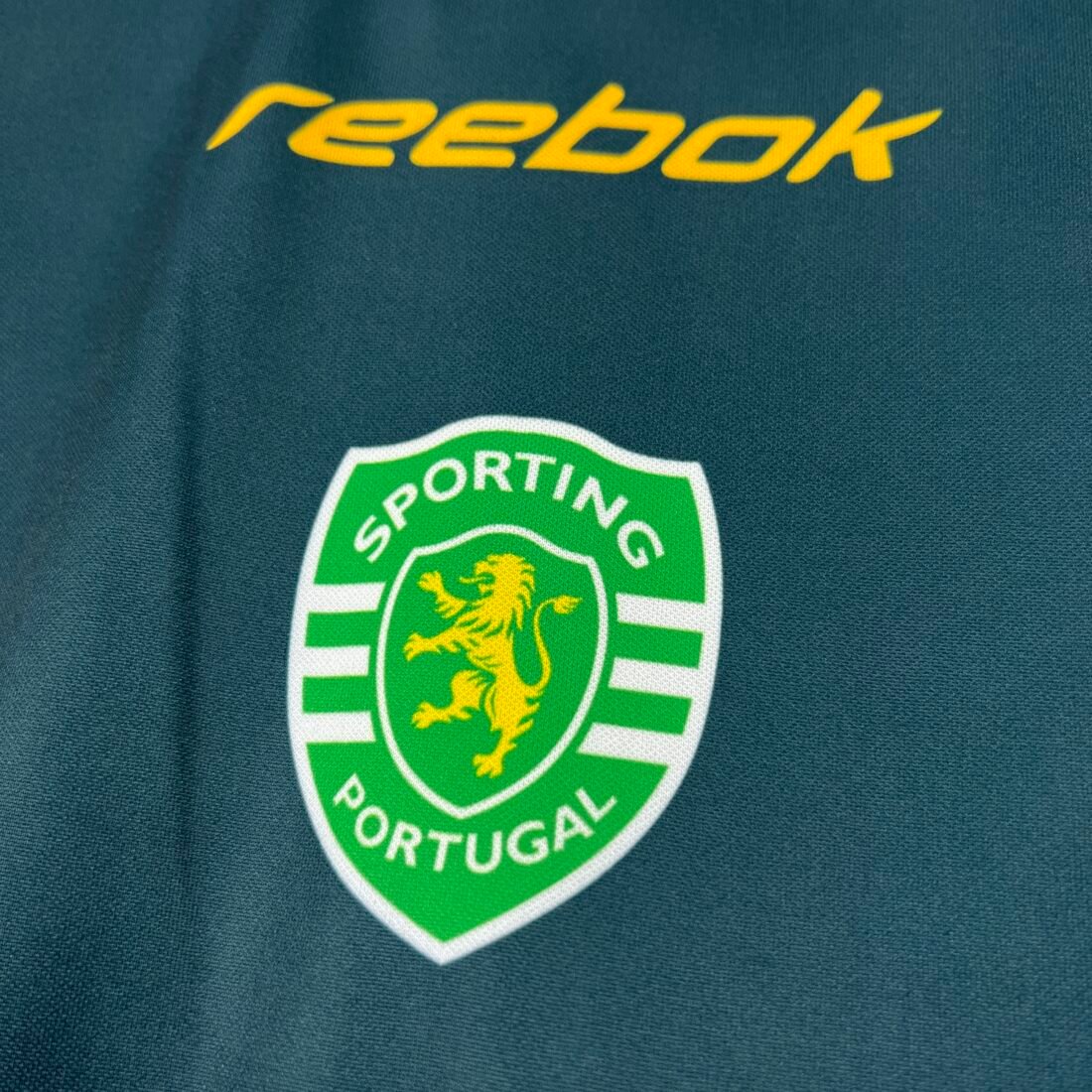 02/03 Sporting CP Away Jersey Retro Version 8