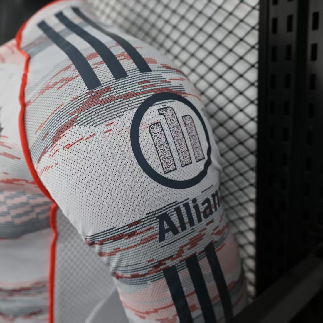 Player: Bayern Hicks Long Sleeve | álbum | shop NO.123 | Store 12