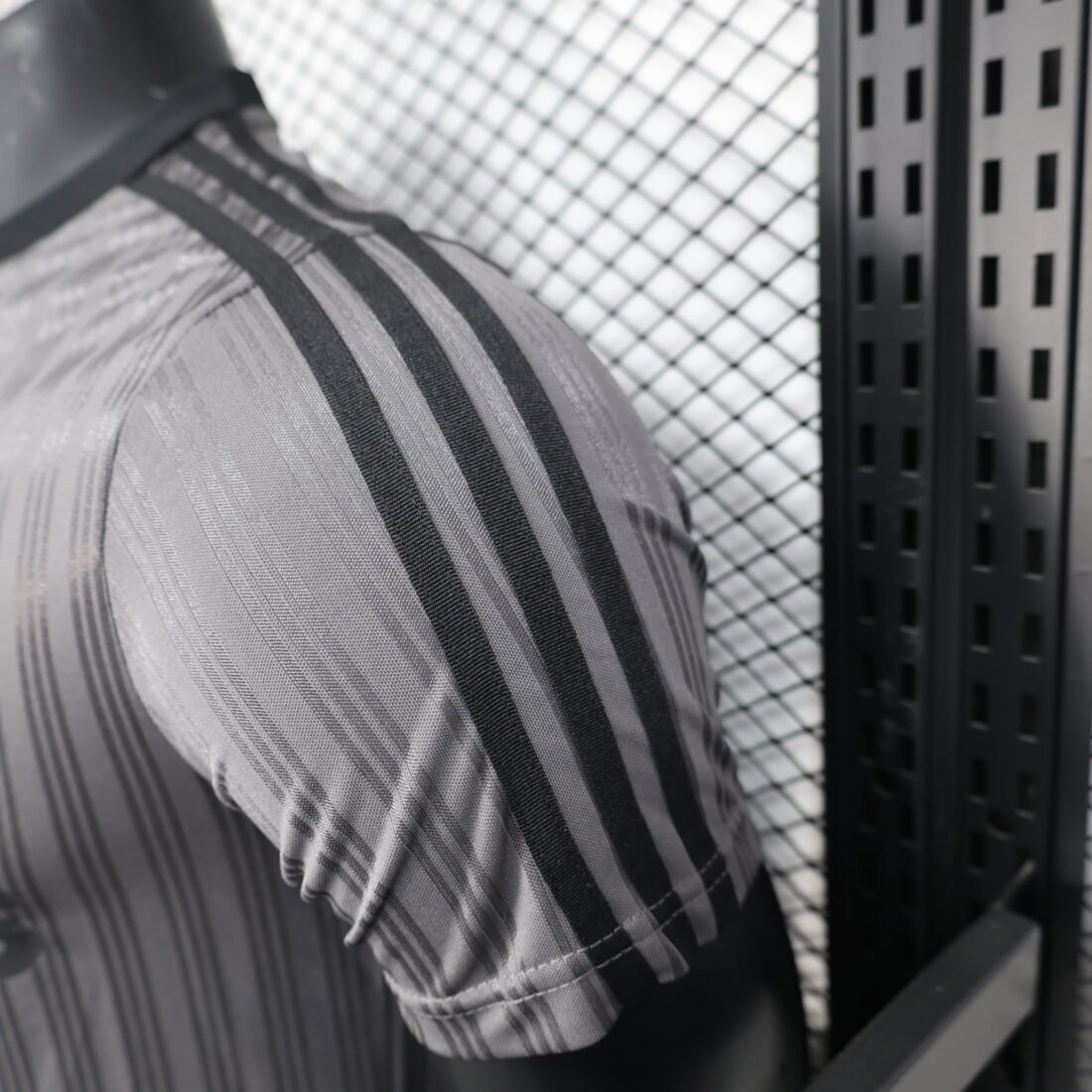 Jacquard Trefoil | álbum | shop NO.123 | Store 7