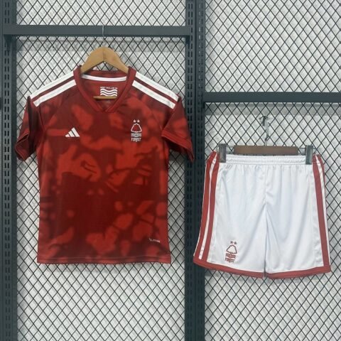 (26/27) Nottingham Forest Home Shorts Kids