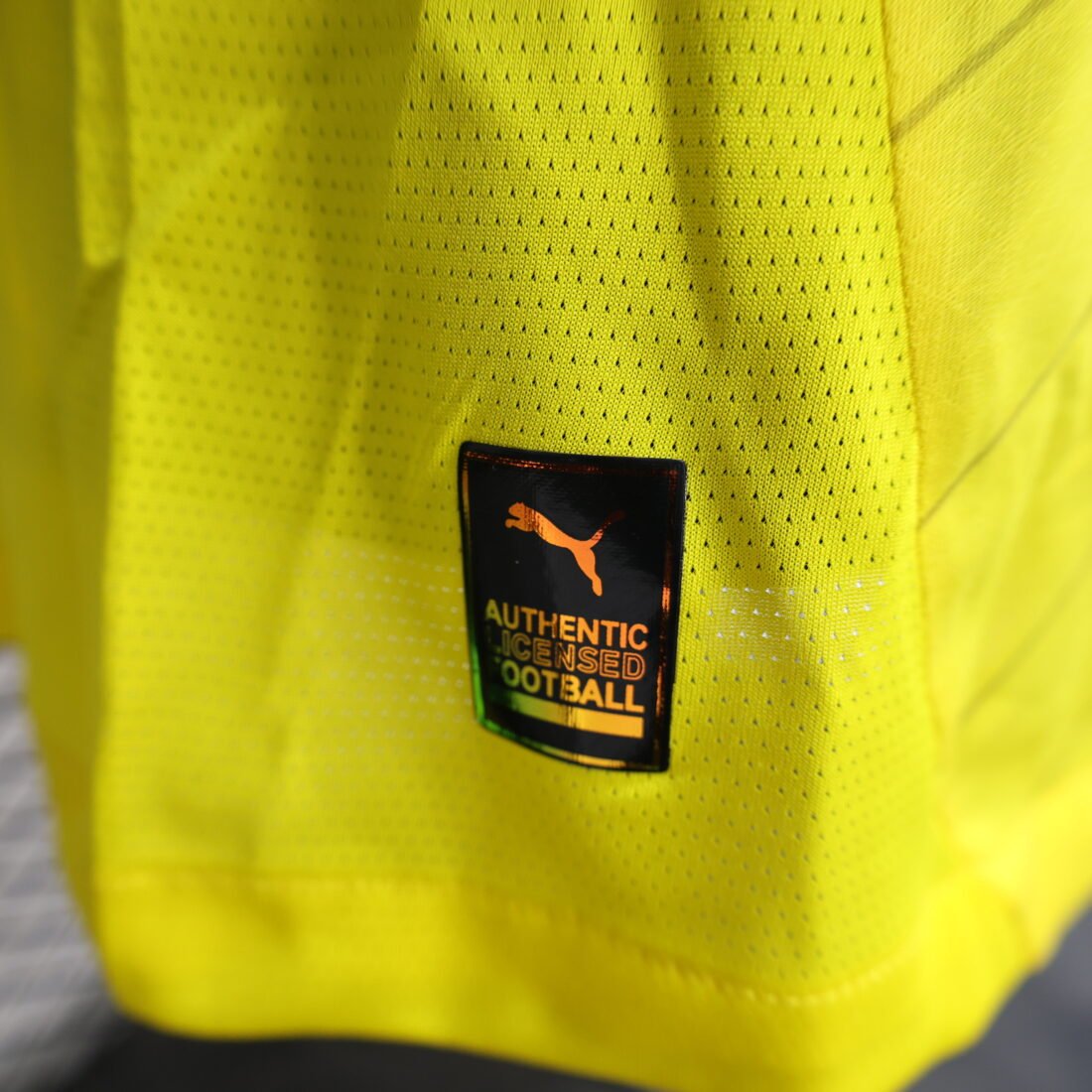 Player: Ghanaian yellow | álbum | shop NO.123 | Store 4