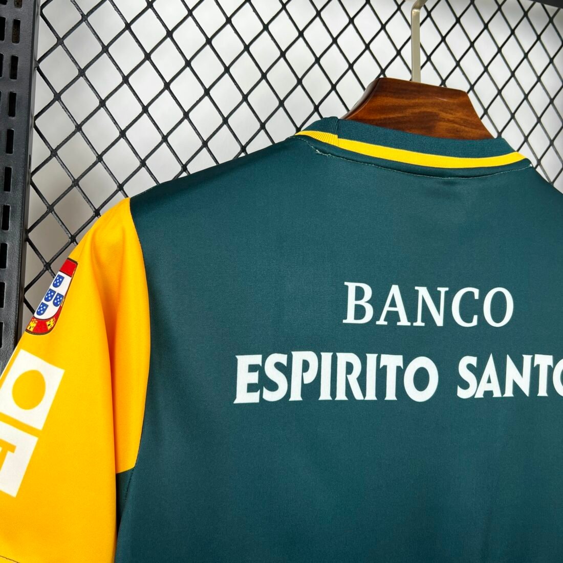 02/03 Sporting CP Away Jersey Retro Version 6