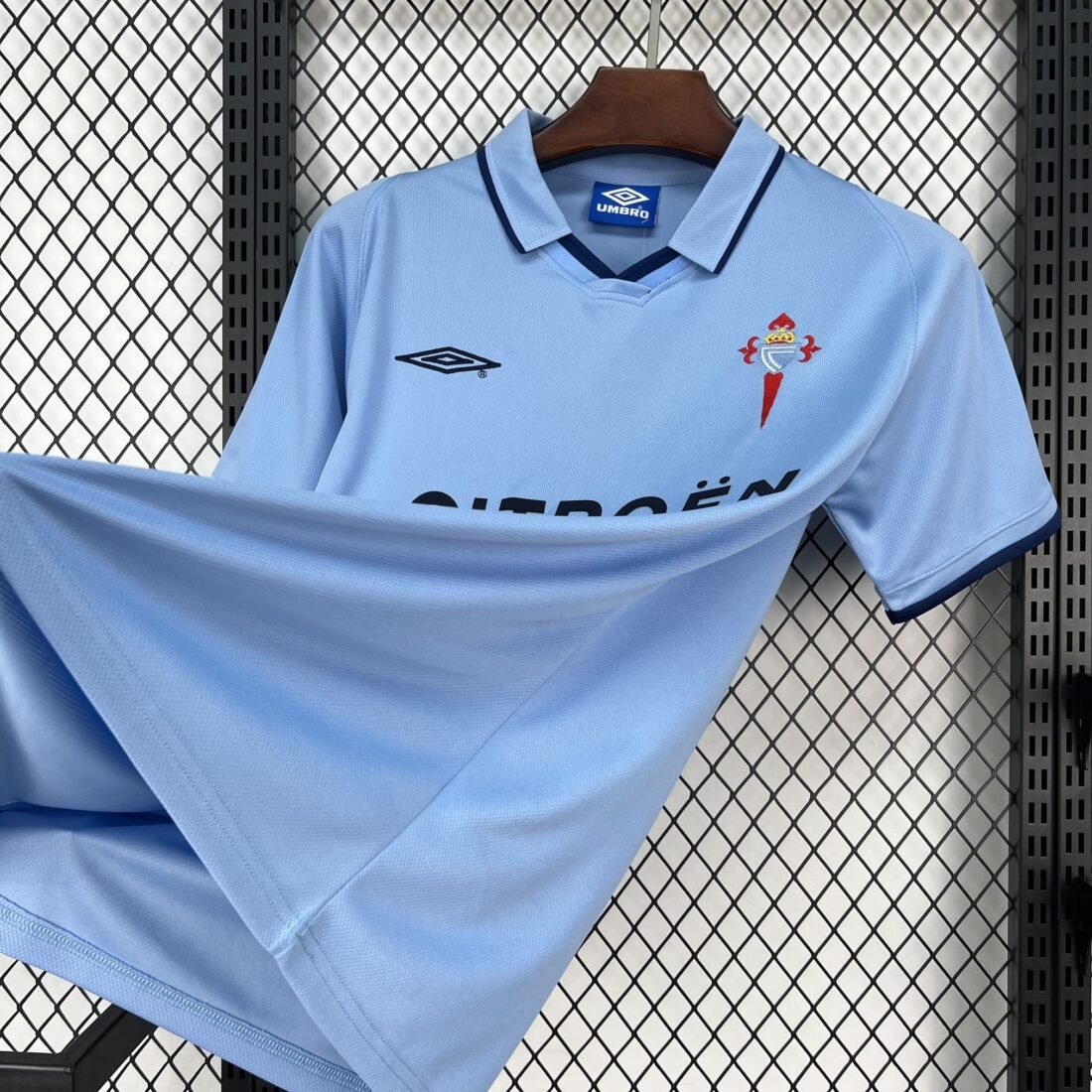 01/02 Celta Vigo Home Jersey Retro Version 11