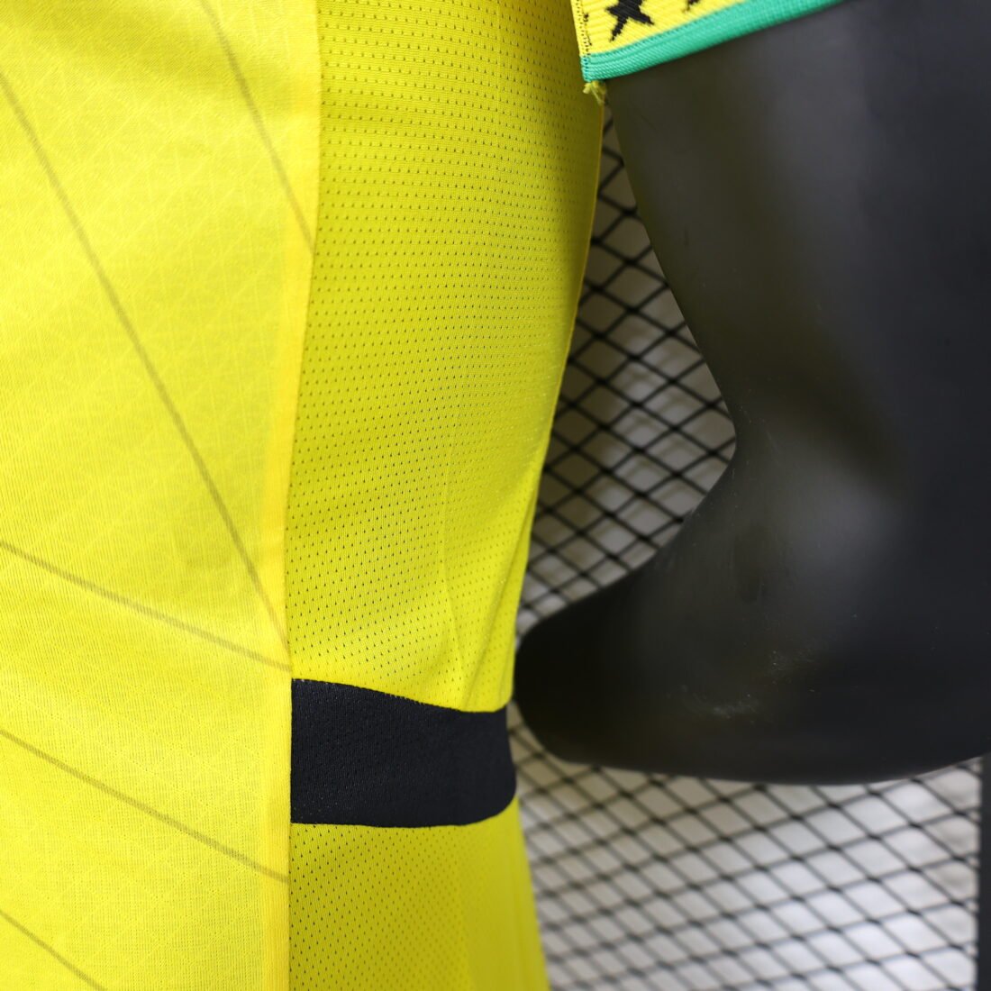 Player: Ghanaian yellow | álbum | shop NO.123 | Store 8