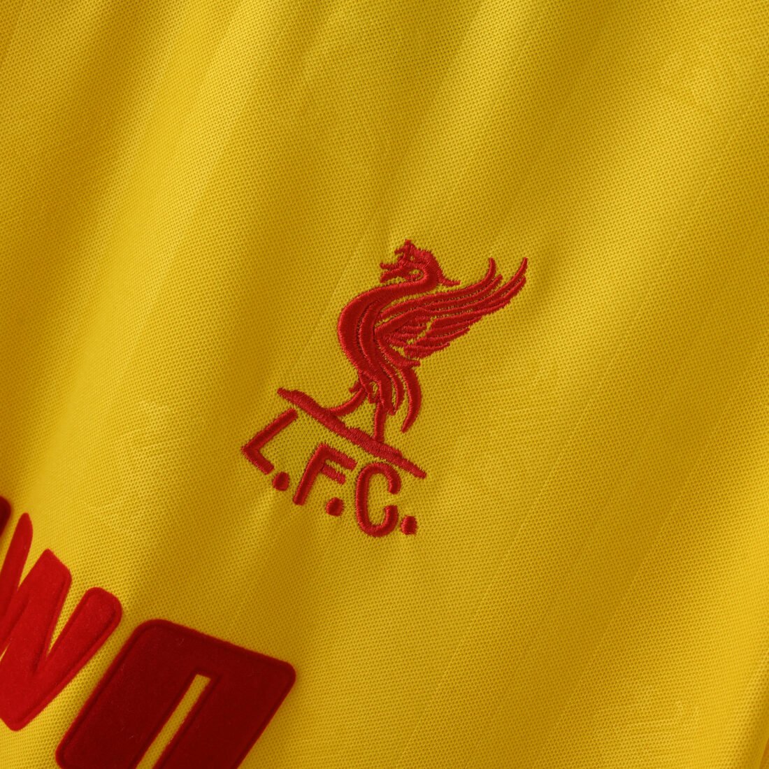 (85/86) Liverpool Away 10