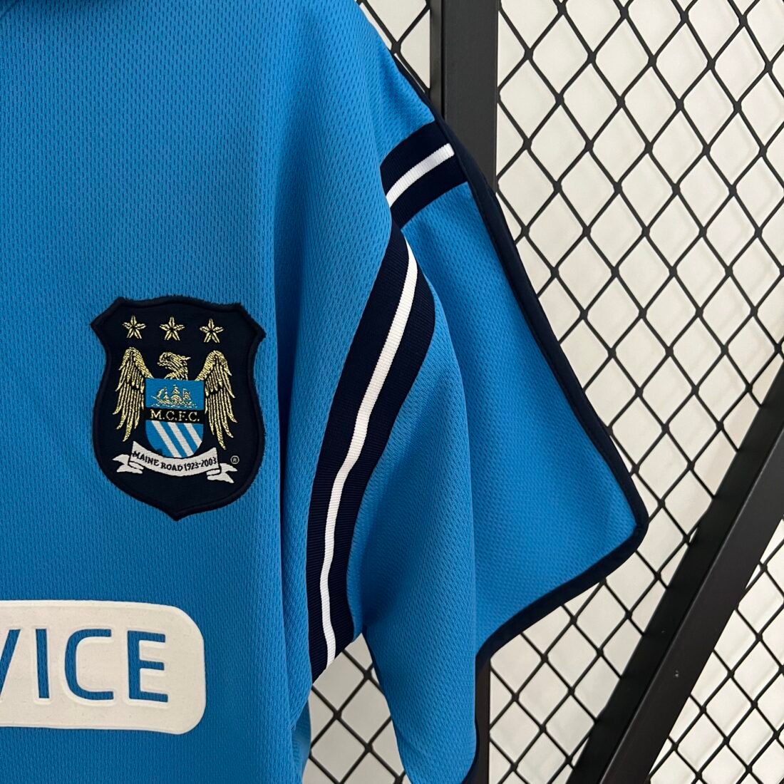 02/03 Manchester City Local Retro Version S-2XL 10