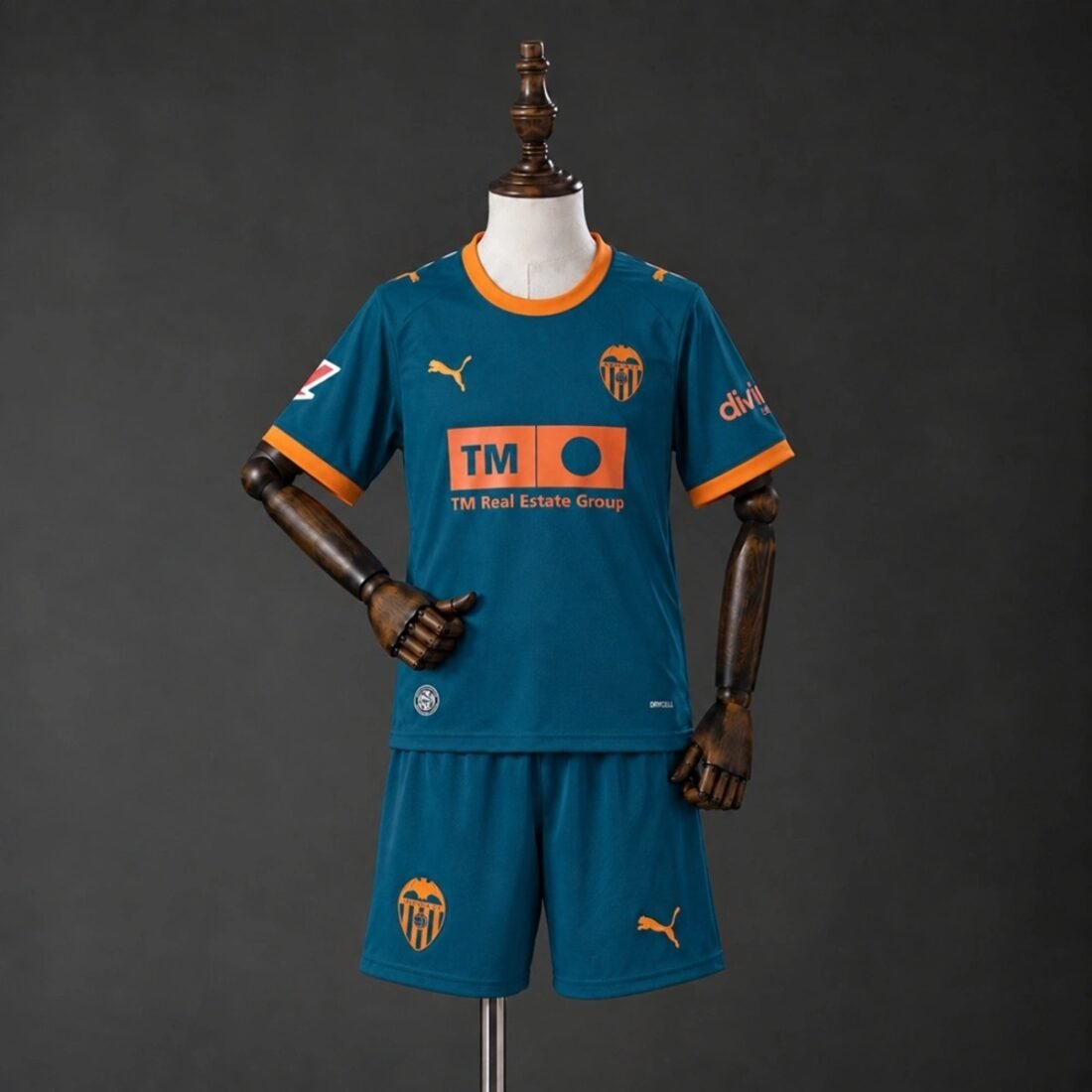 26/27 Valencia Away Kit Kids 16-28 1