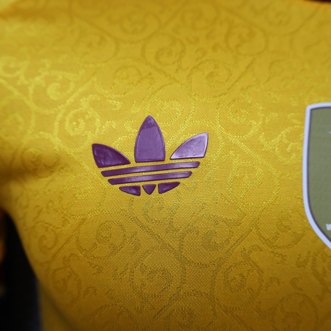 (26/27) Spain Édition Spéciale Yellow Two Star S-2XL álbum shop NO.123 Store 16