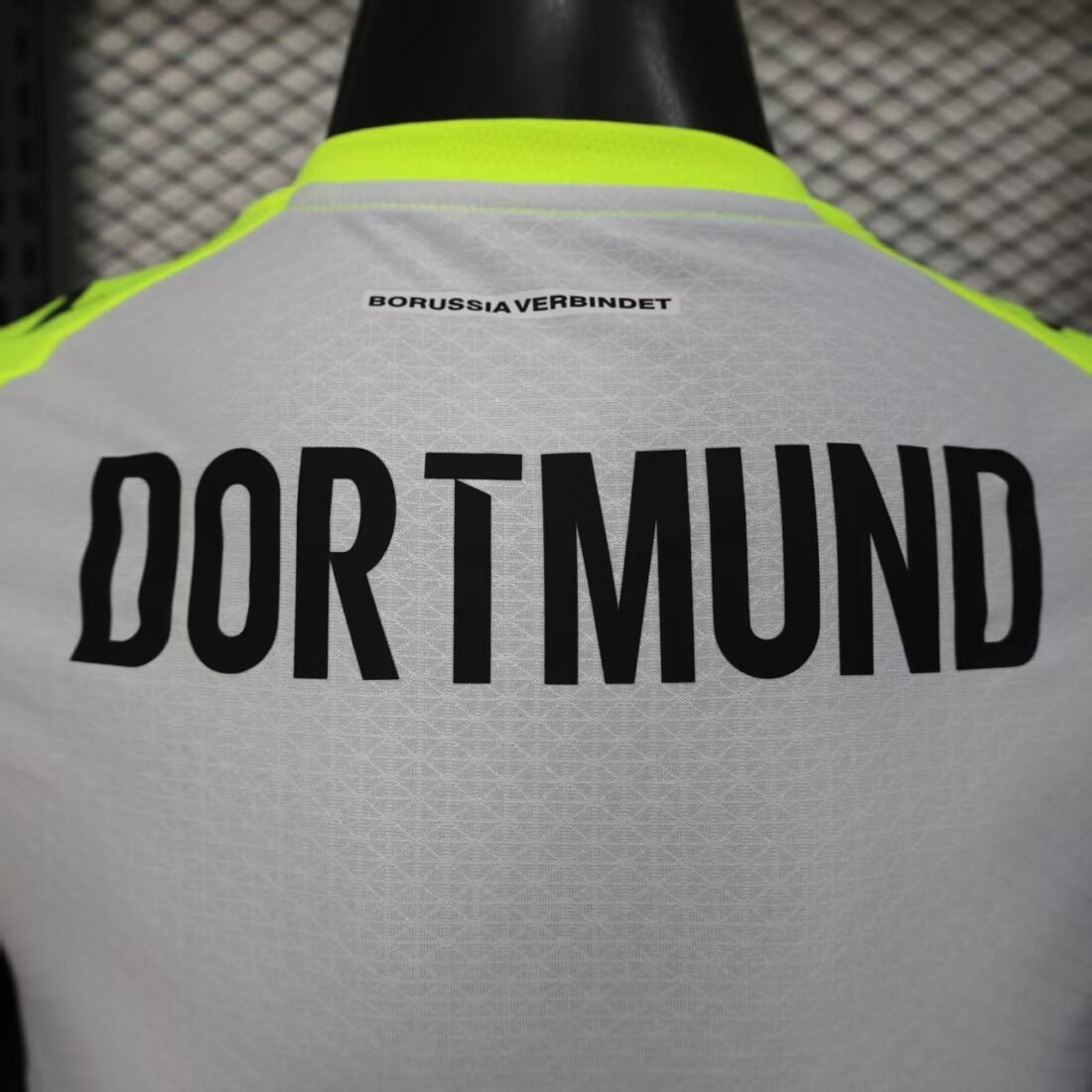 (25/26) Players: Dortmund Second Guest Fluorescent Green álbum shop NO.123 Store 1