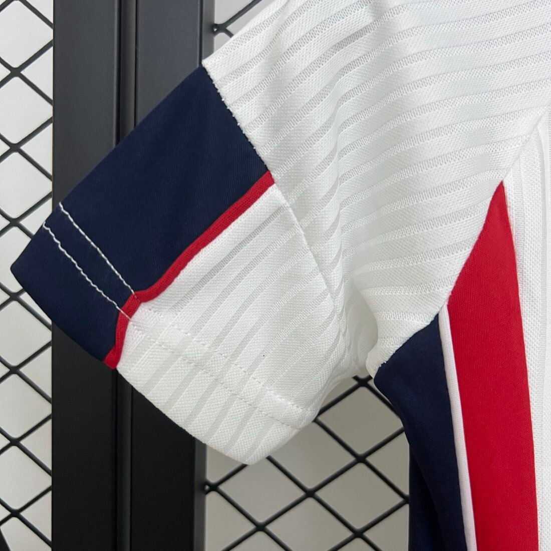 kids England 1998 home size: 16-28 6