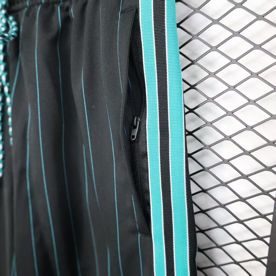 Liverpool Shorts 4