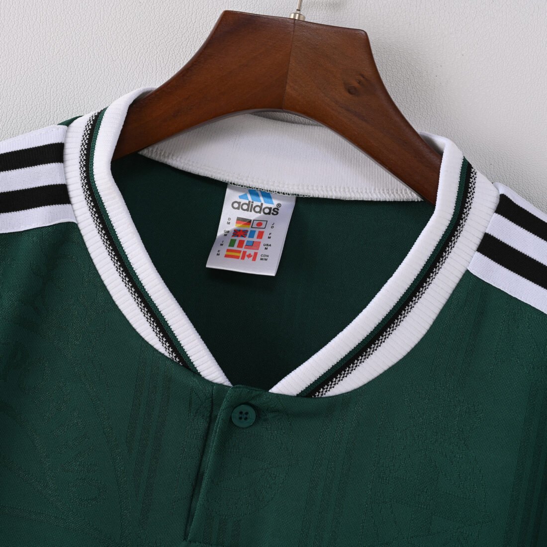 (99/00) Season Away from Laconia álbum shop NO.123 Store 15