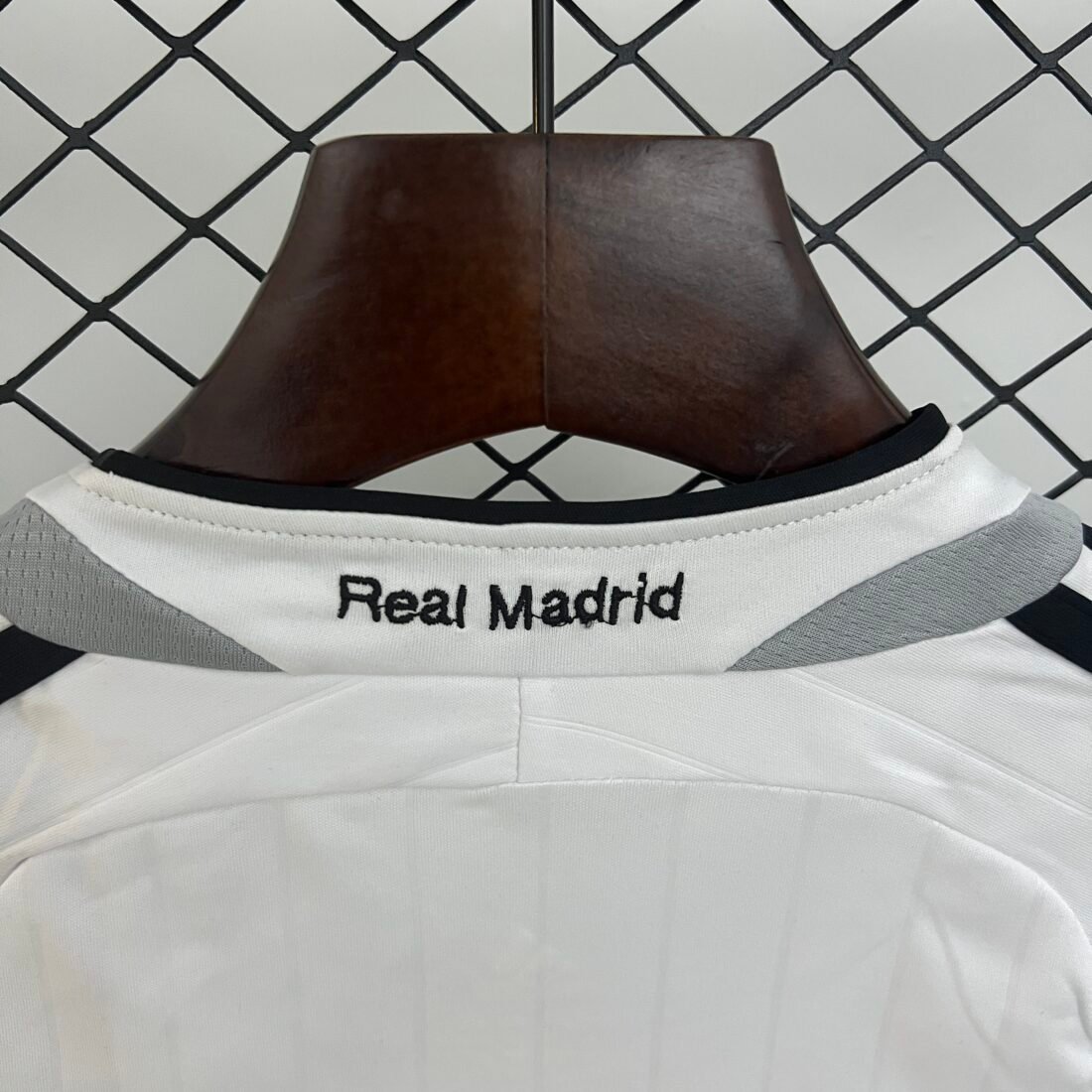 06/07 Real Madrid Home Kids 16-28 10