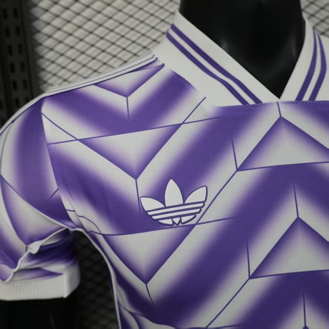Player: Real Madrid Special Edition Purple | álbum | shop No.123 | Store 12