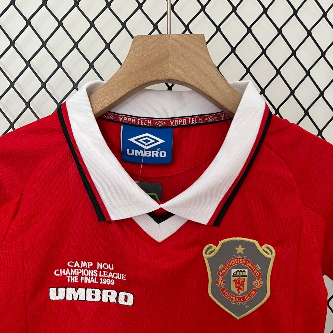 kids M-U 99/00 home size: 16-28 13