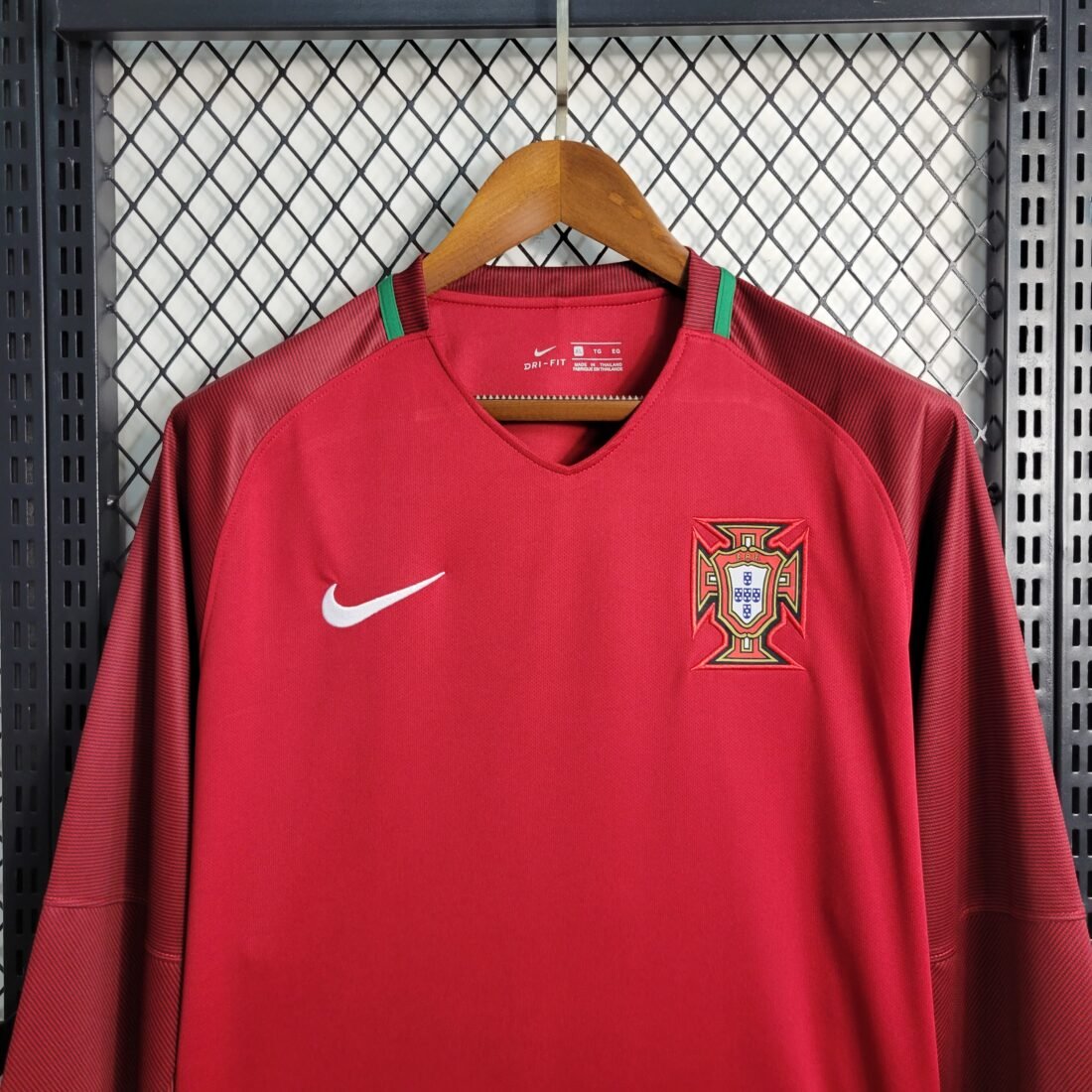 16/17 Portugal Local Manga Larga Retro Version S-2XL 13