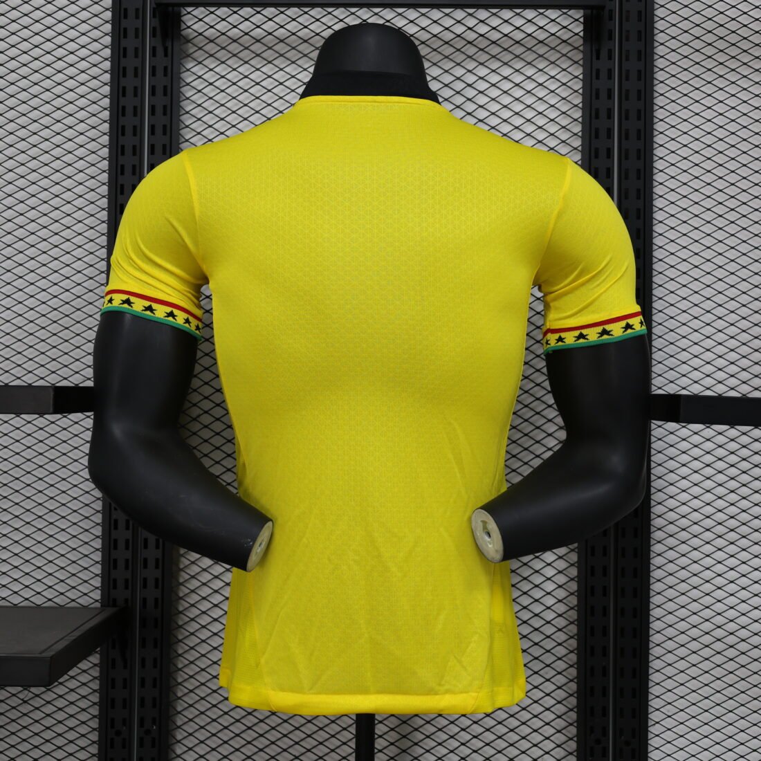Player: Ghanaian yellow | álbum | shop NO.123 | Store 1