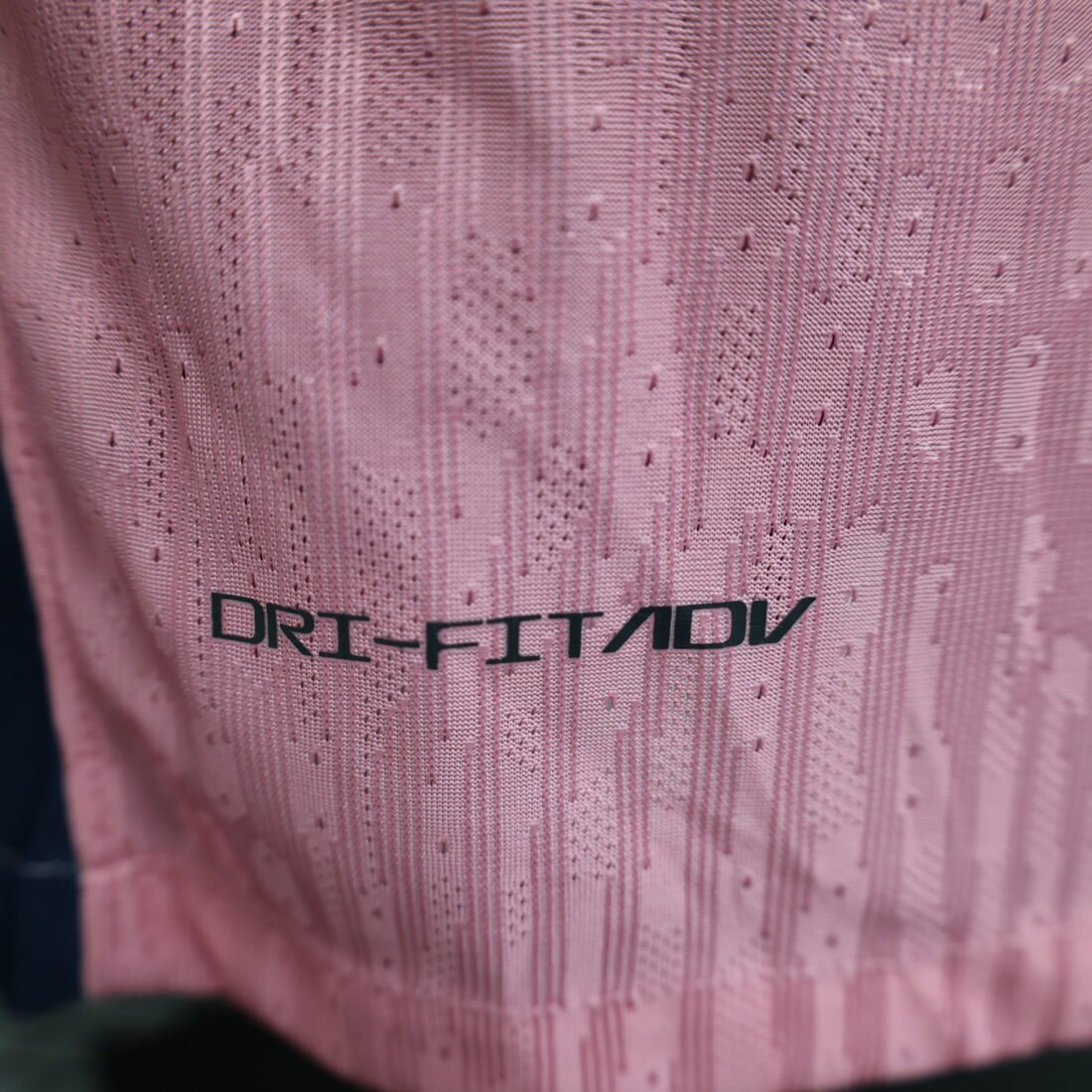 (25/26) Player Barcelona Pink Álbum S-2XL 15