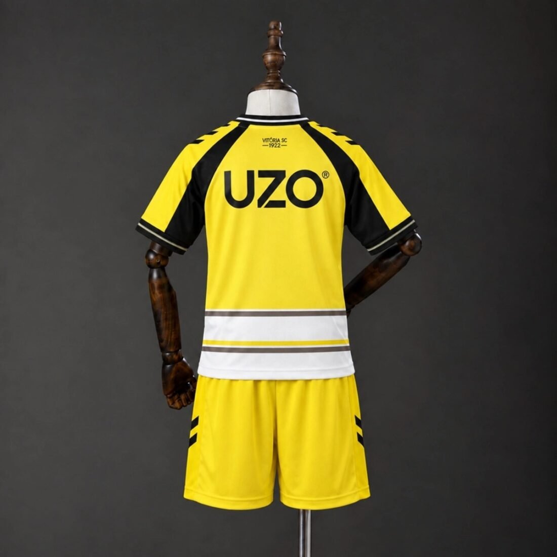 26/27 Vitoria Guimaraes Third Kit Kids 16-28 3