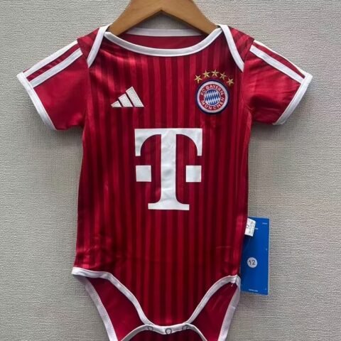 (26/27) Bayern Munich Home Jersey Fan Version