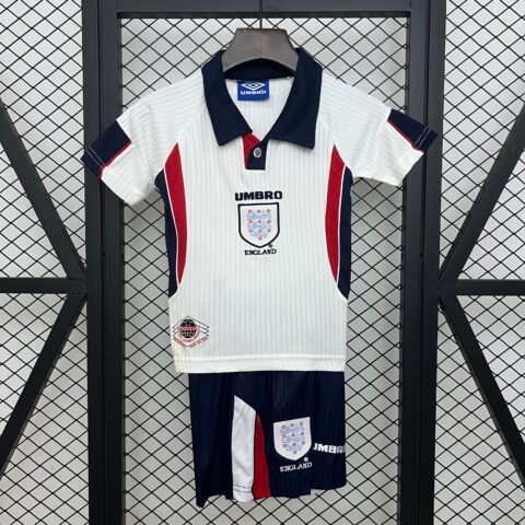 kids England 1998 home size: 16-28